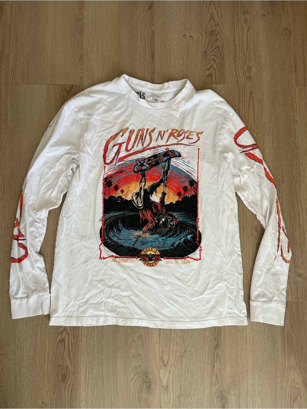 White Long-Sleeve Guns N’ Roses Graphic Tee (M)